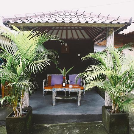 Swan House Canggu Hotell Exteriör bild