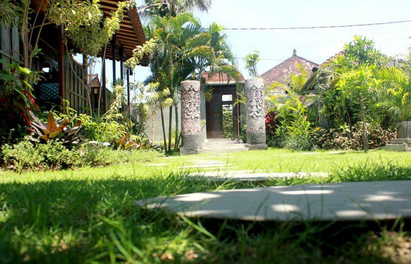 Swan House Canggu Hotell Exteriör bild